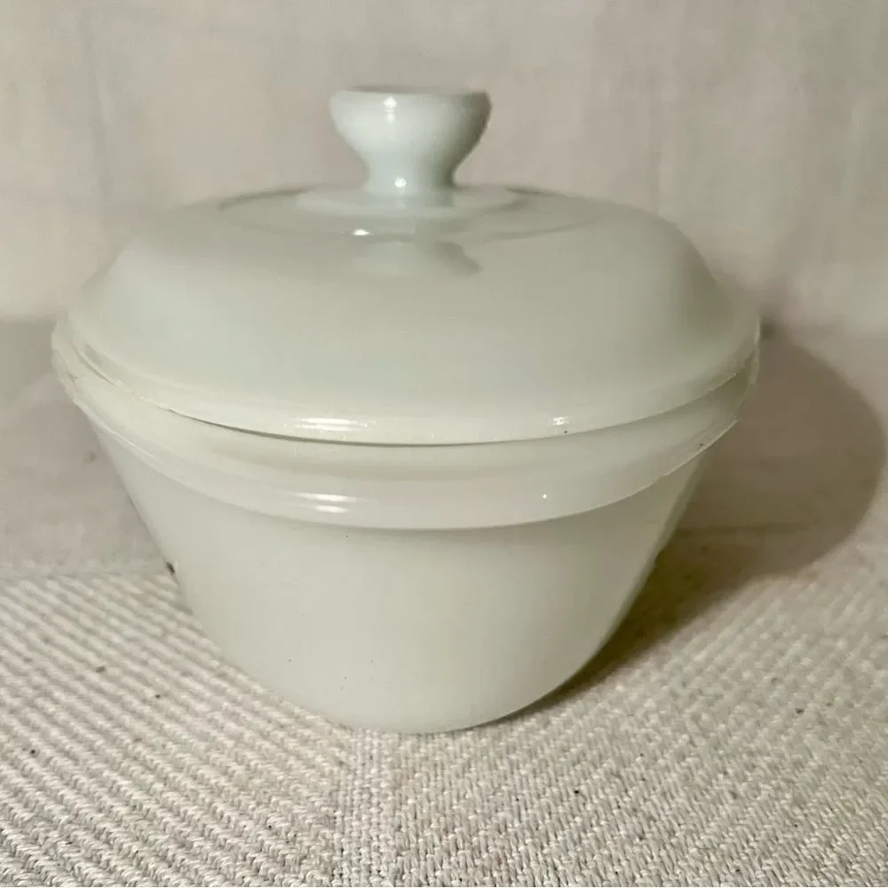 Vintage Glasbake Casserole Dish J235 1 QT Green Daisy Milk Glass Lid.